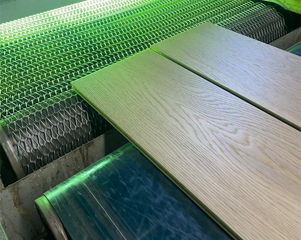 Silica matting agent for UV coating